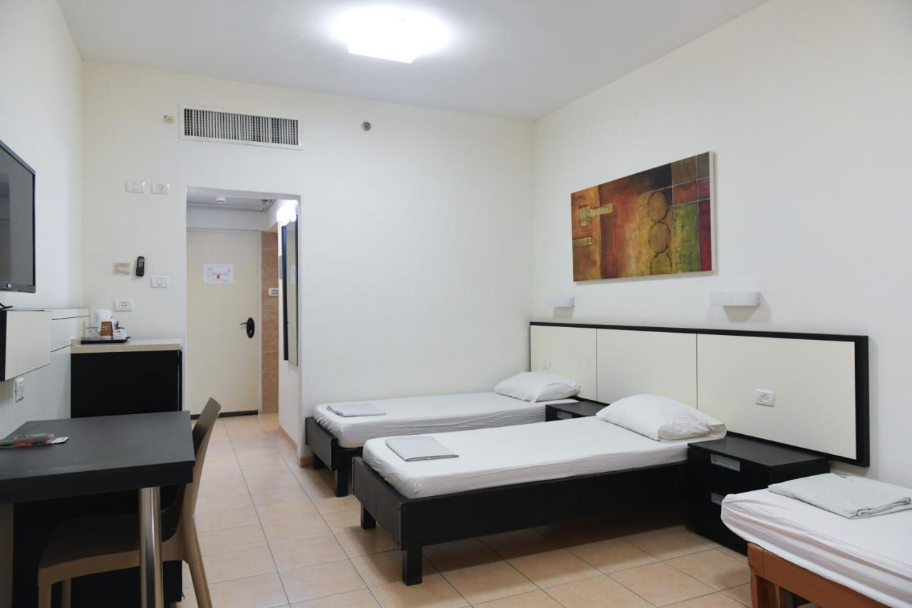 Hi - Karei Deshe Hostel Khirbet Minim Exterior photo